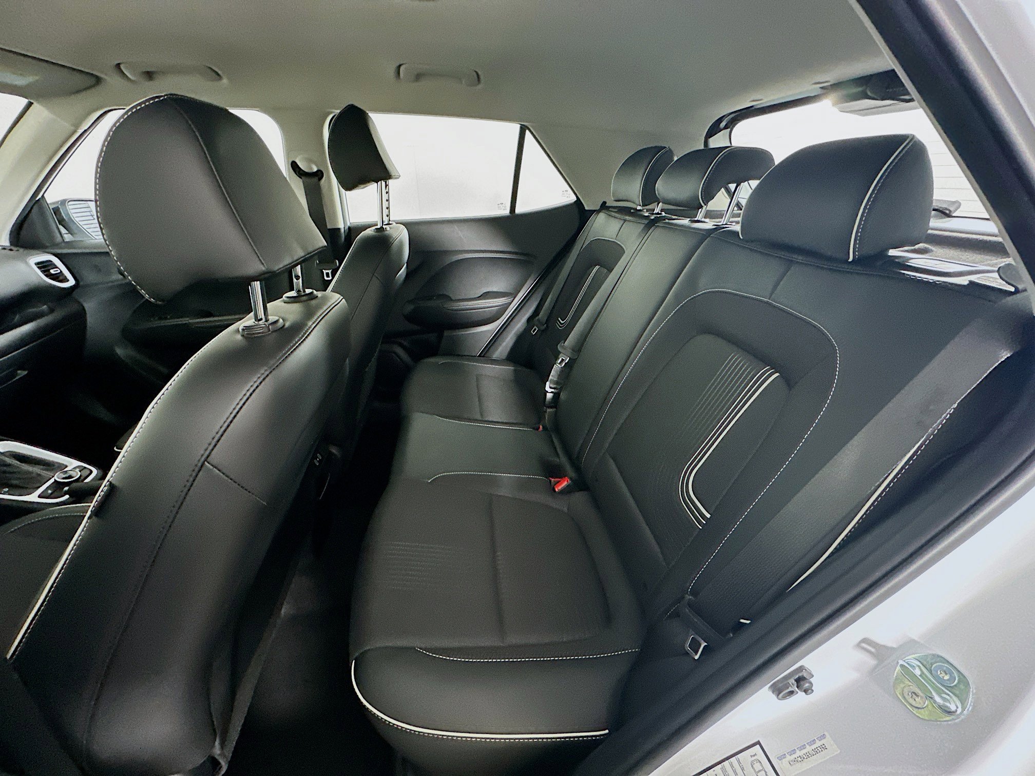 Used 2025 Hyundai Venue Limited image 28