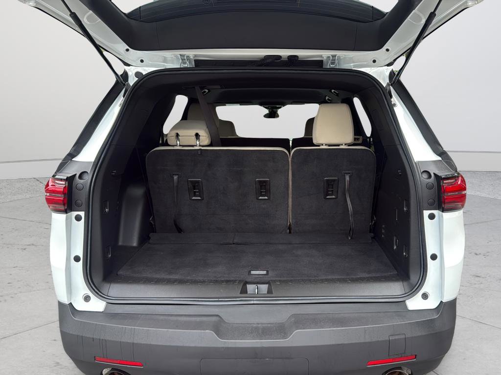 Used 2023 Chevrolet Traverse LS w/ Safety Package AWD/4WD image 19