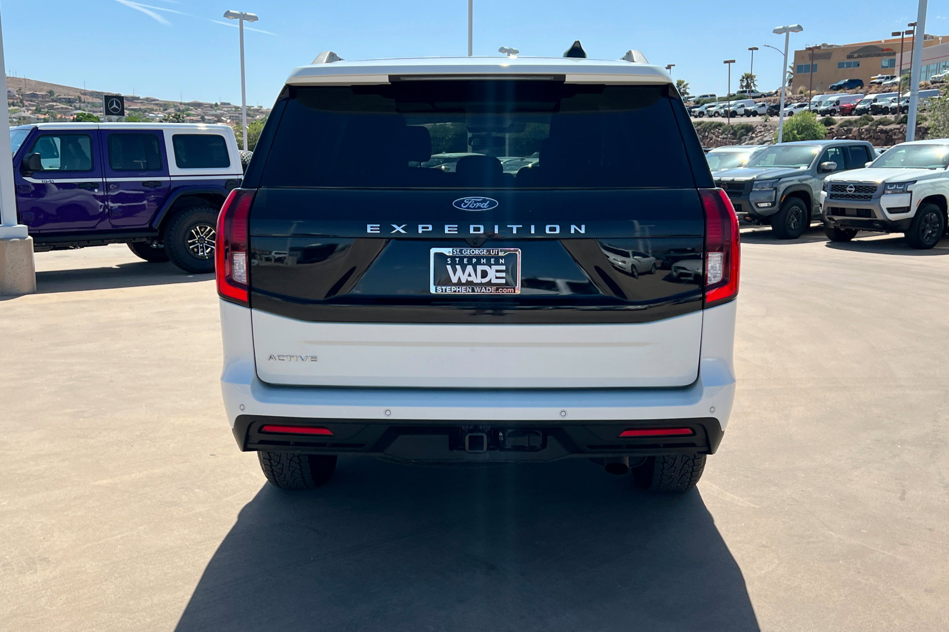 Used 2025 Ford Expedition Active AWD/4WD image 5