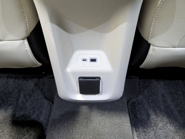 Used 2023 Buick Envision Avenir AWD/4WD image 11
