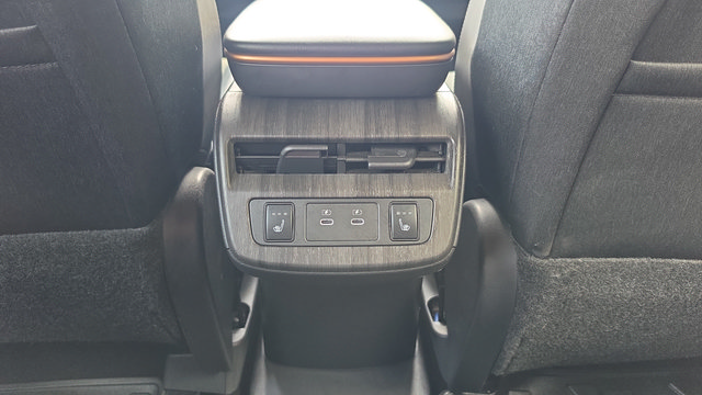 Used 2025 Nissan Ariya AWD image 20