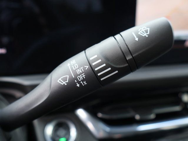 Certified 2025 Buick Envista Sport Touring image 32