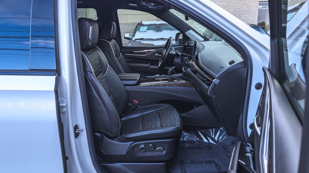 Used 2022 Cadillac Escalade ESV Sport Platinum w/ Heavy-Duty Trailer Package image 34