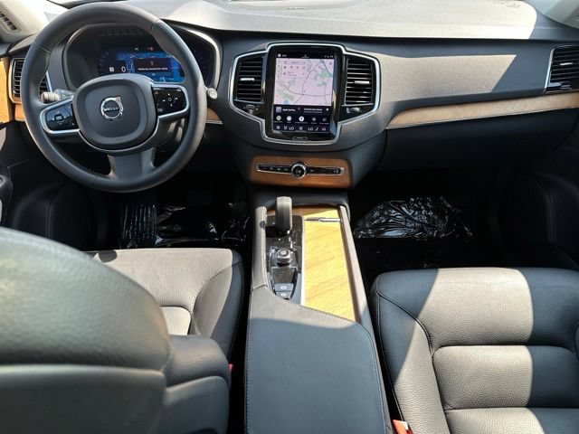 Certified 2023 Volvo XC90 B6 Plus w/ Protection Package Premier AWD/4WD image 17