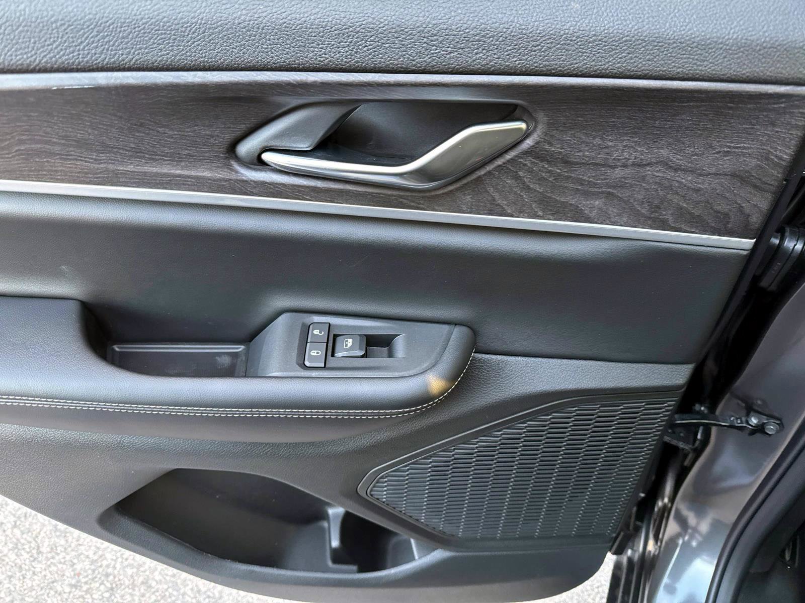 New 2025 Jeep Grand Cherokee Limited image 8