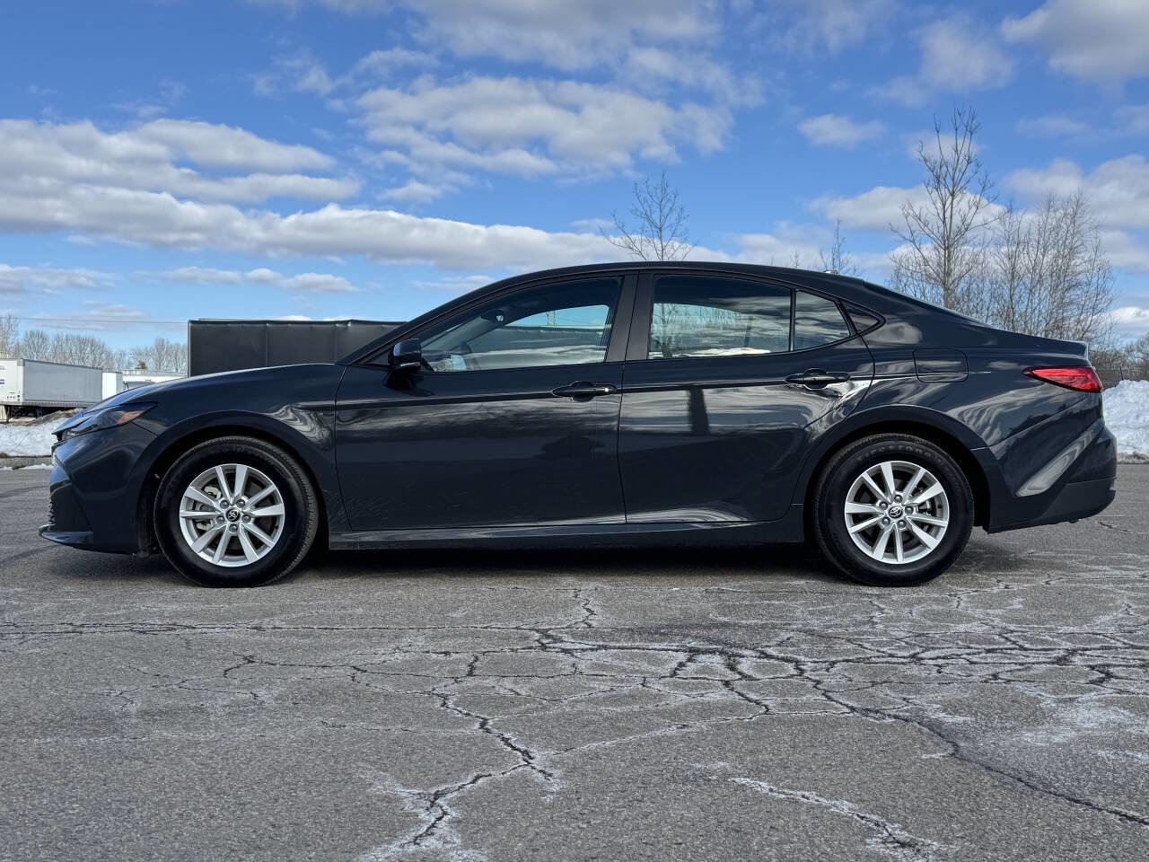 Used 2025 Toyota Camry LE image 2