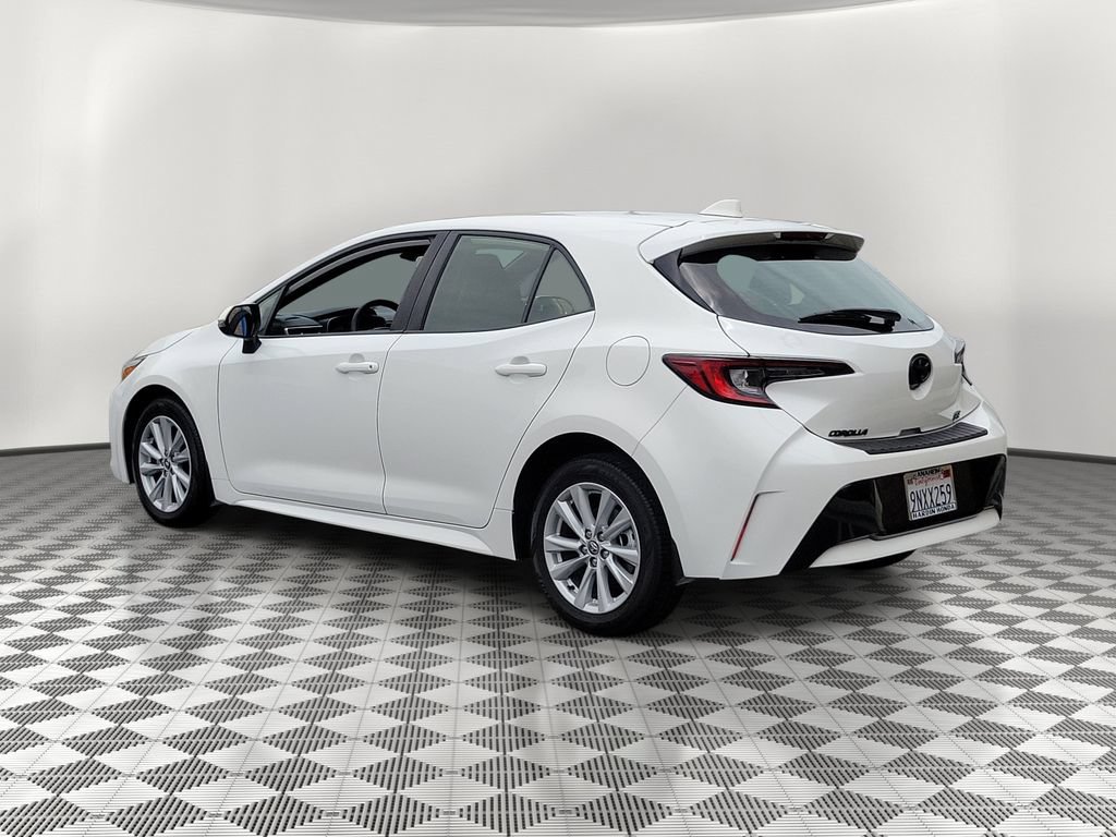 Used 2025 Toyota Corolla SE w/ SE Package FWD image 4