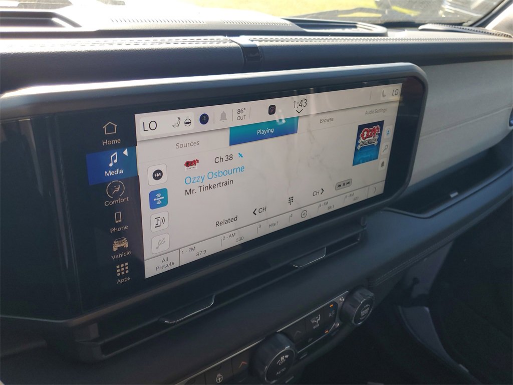 Used 2024 Jeep Wrangler Sahara image 20