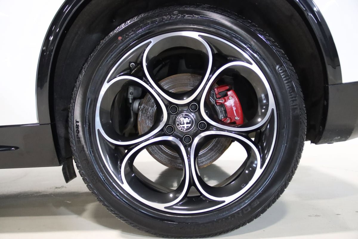 Used 2024 Alfa Romeo Stelvio Veloce image 77