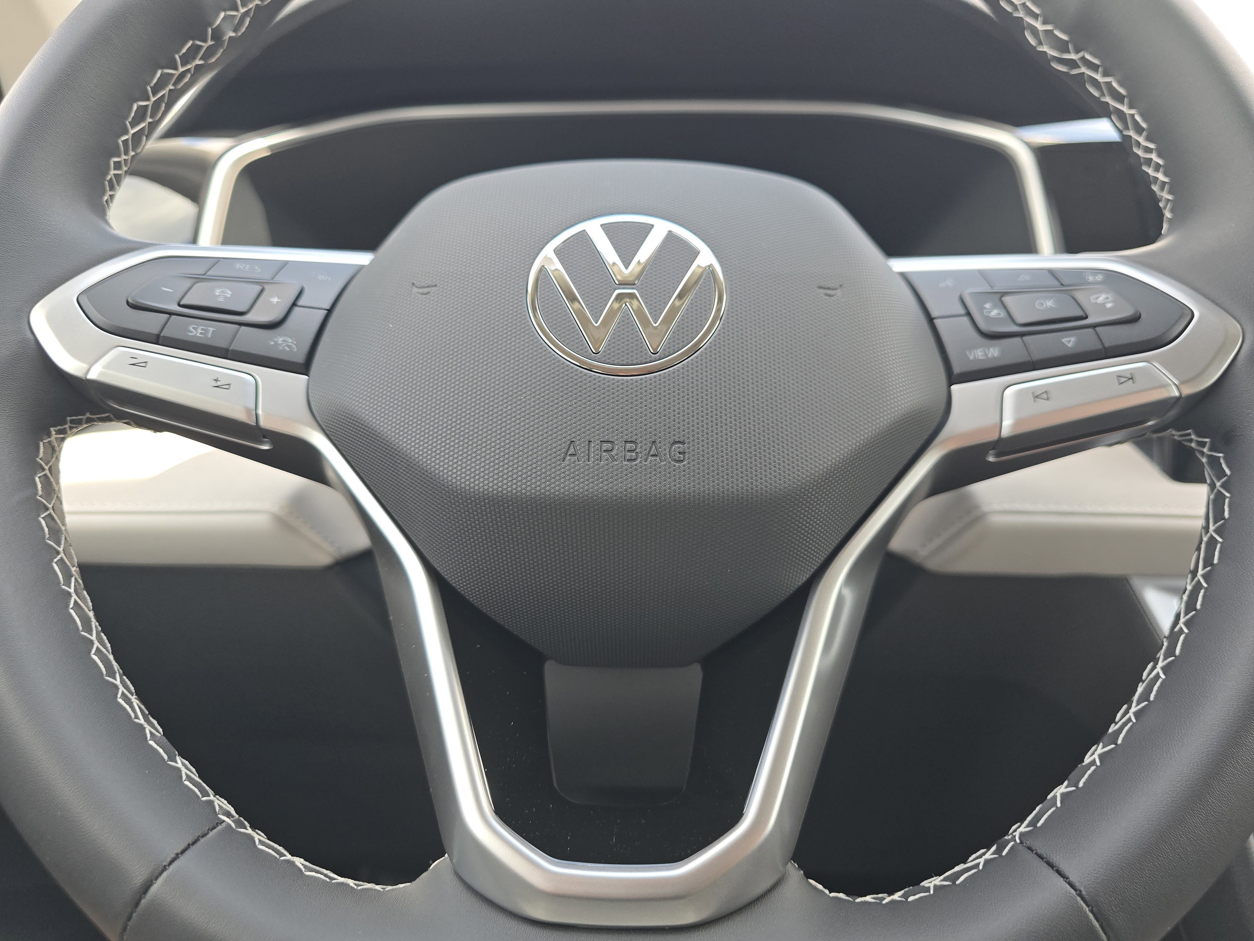 New 2025 Volkswagen Taos SE image 19