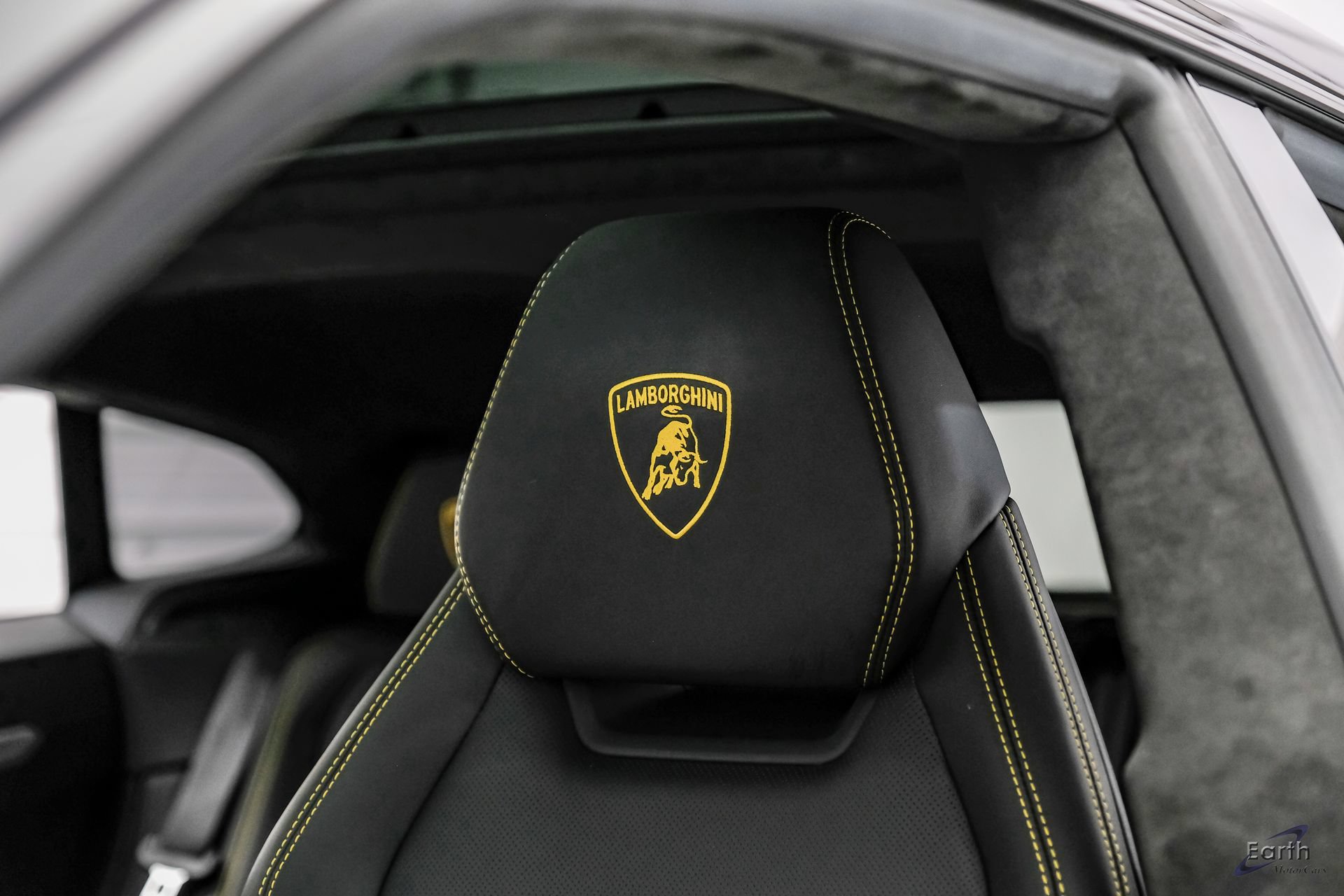 Used 2022 Lamborghini Urus AWD/4WD image 41