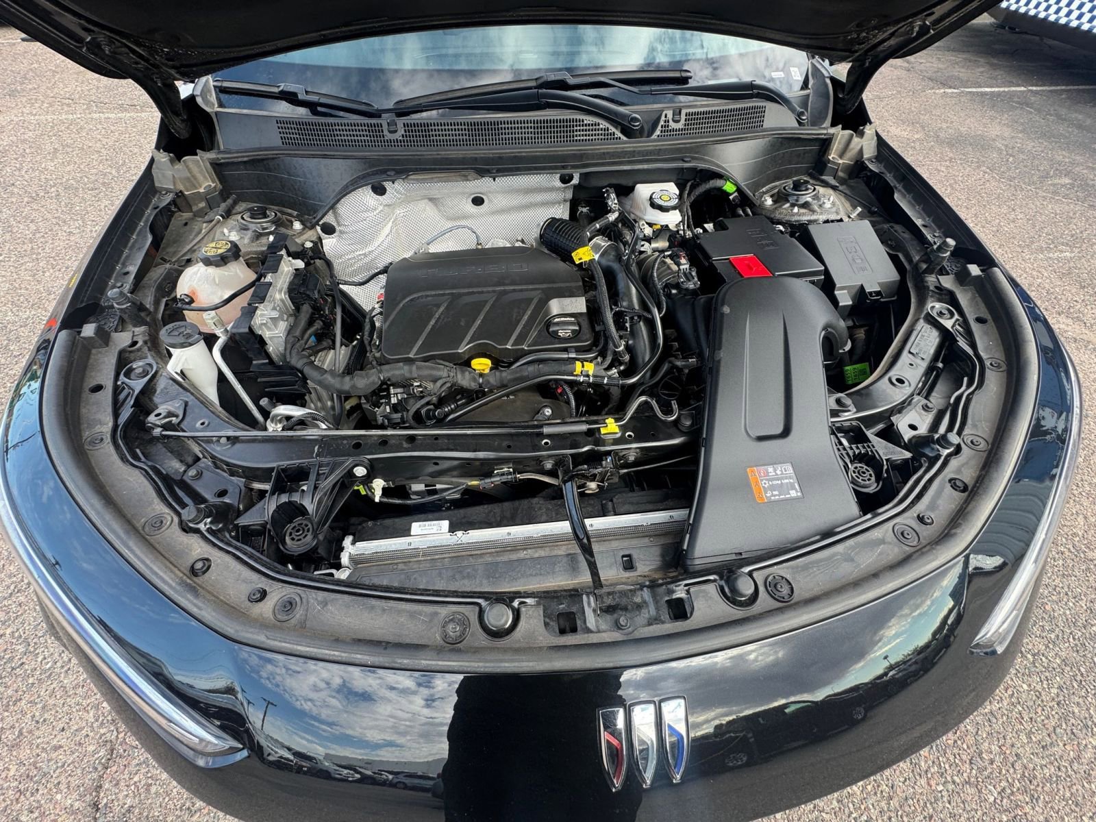 Used 2025 Buick Envista Sport Touring image 31