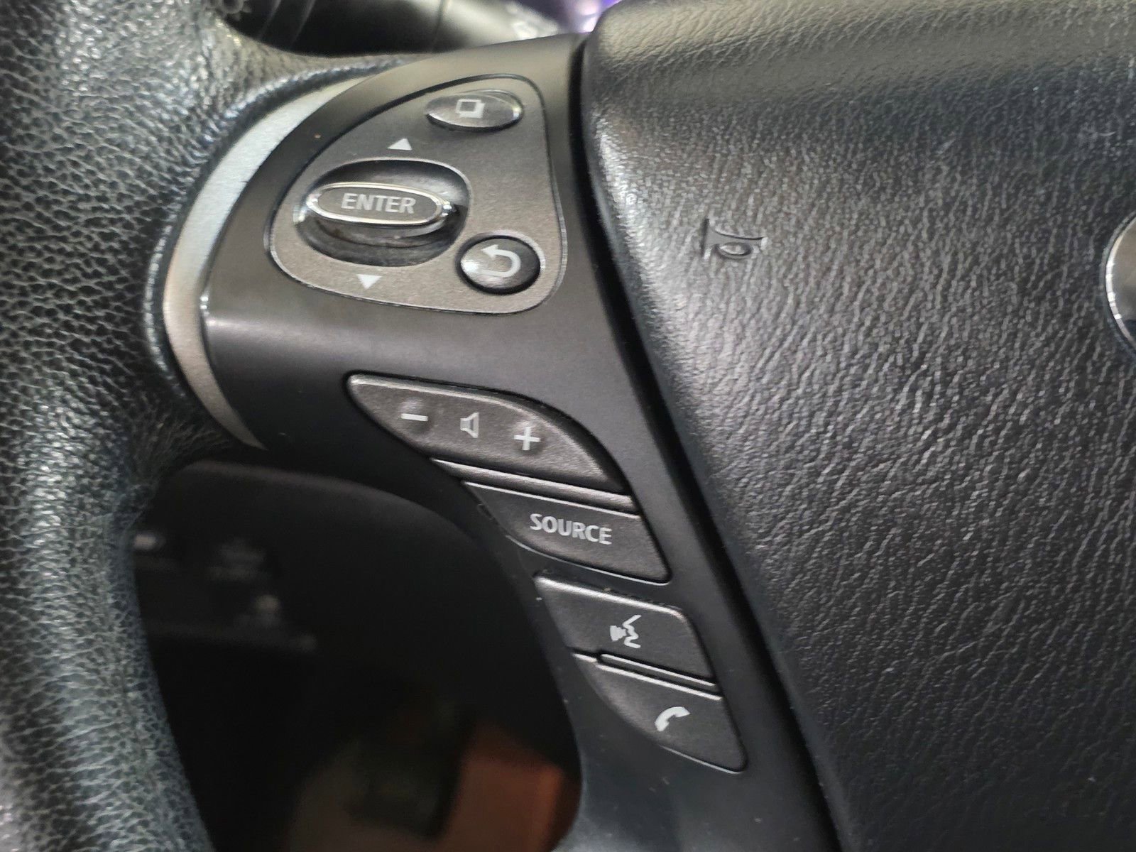 Used 2013 INFINITI JX35 FWD w/ Premium Pkg image 35