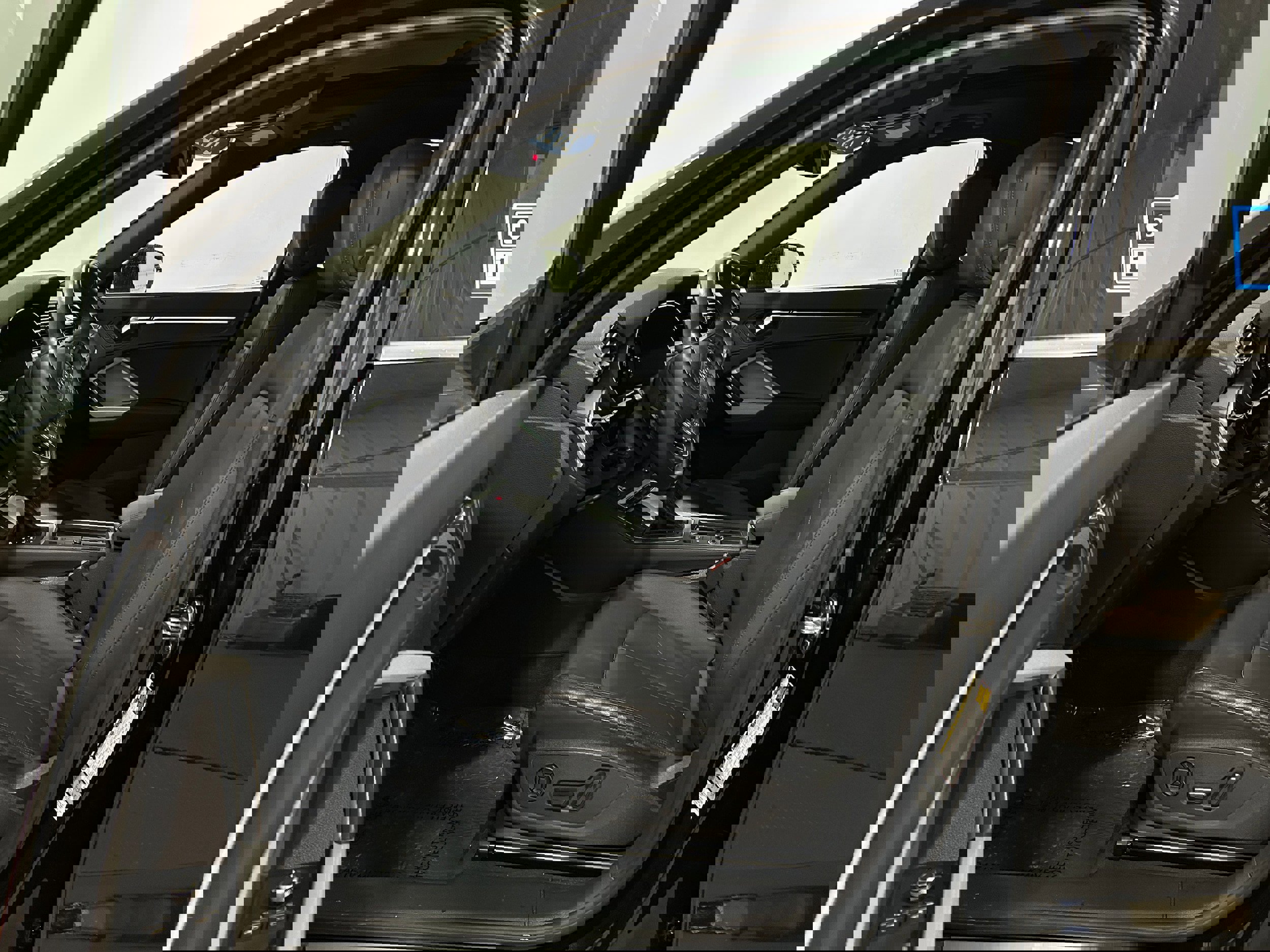 Used 2021 Audi Q3 2.0T Premium w/ Convenience Package image 3