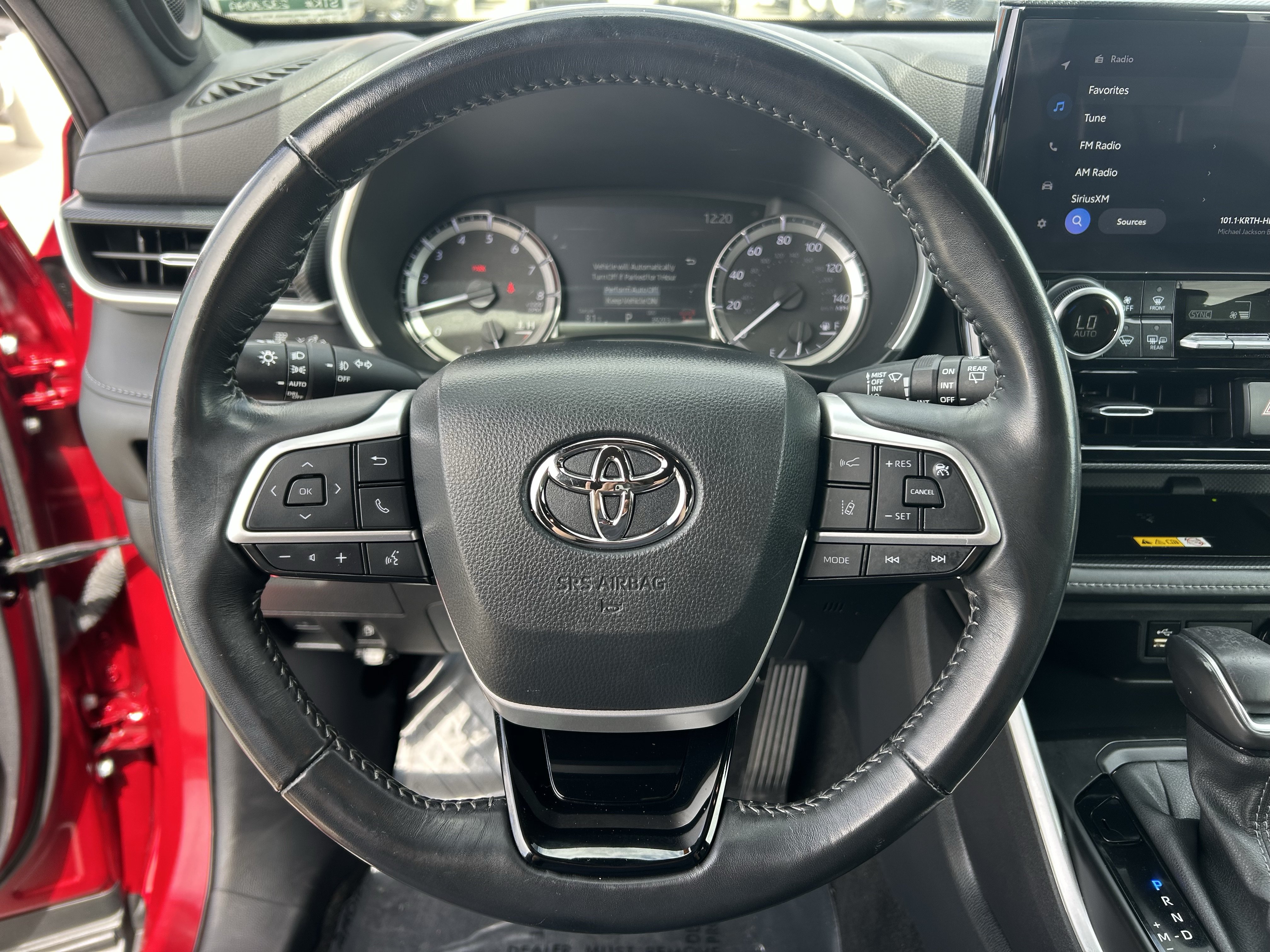 Used 2024 Toyota Highlander XSE AWD/4WD image 28