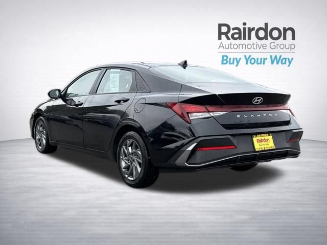 Used 2024 Hyundai Elantra SEL FWD image 5