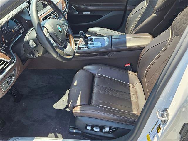 Used 2018 BMW 740i RWD image 16