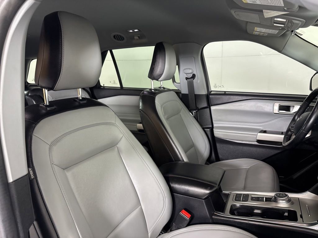 Used 2021 Ford Explorer XLT w/ Equipment Group 202A RWD image 19