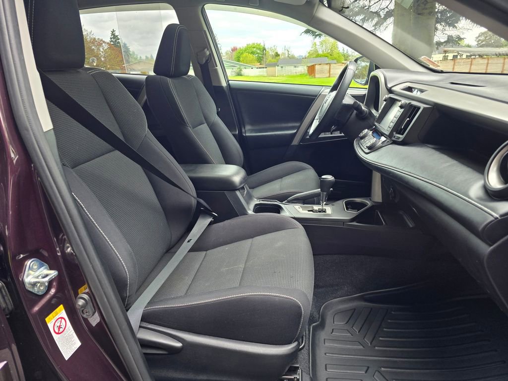 Used 2017 Toyota RAV4 XLE AWD/4WD image 20