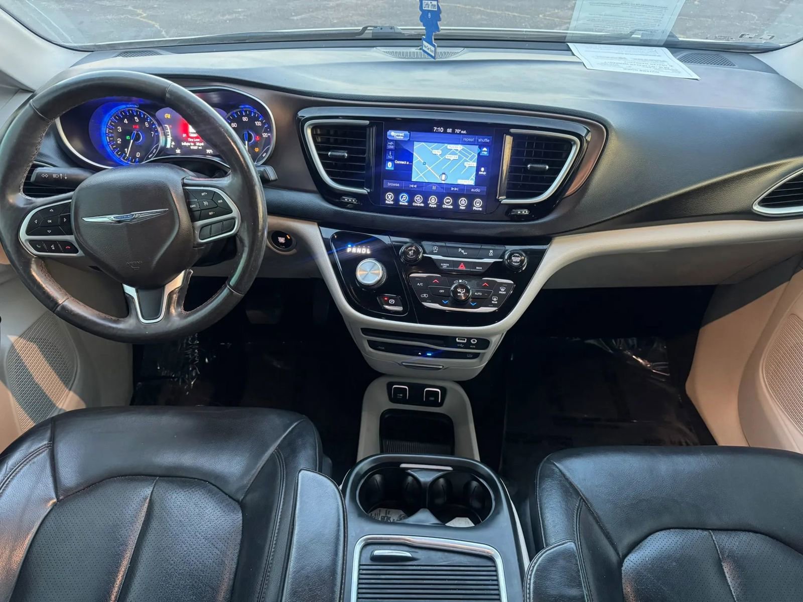 Used 2017 Chrysler Pacifica Touring-L Plus FWD image 38