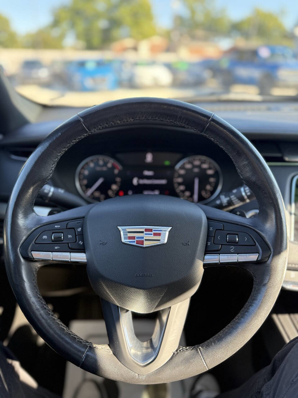 Used 2020 Cadillac XT4 Premium Luxury w/ Cold Weather Package image 17