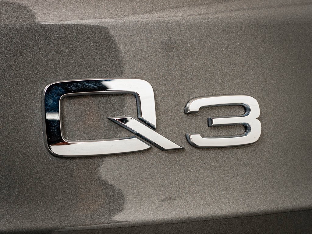 Used 2023 Audi Q3 2.0T Premium Plus w/ Premium Plus Package image 19