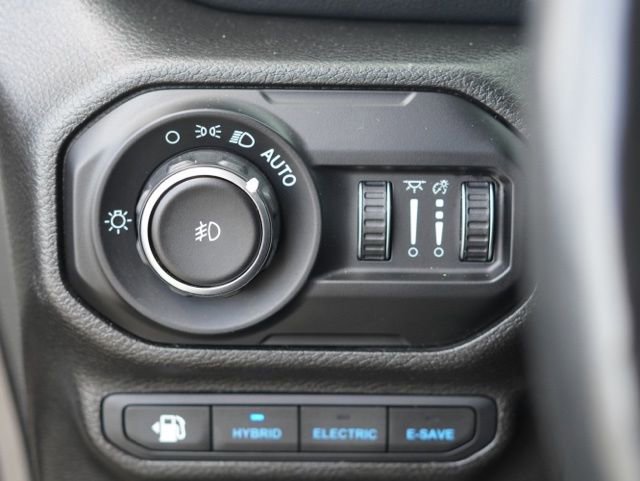 Used 2021 Jeep Wrangler Unlimited Sahara w/ Cold Weather Group AWD/4WD image 21