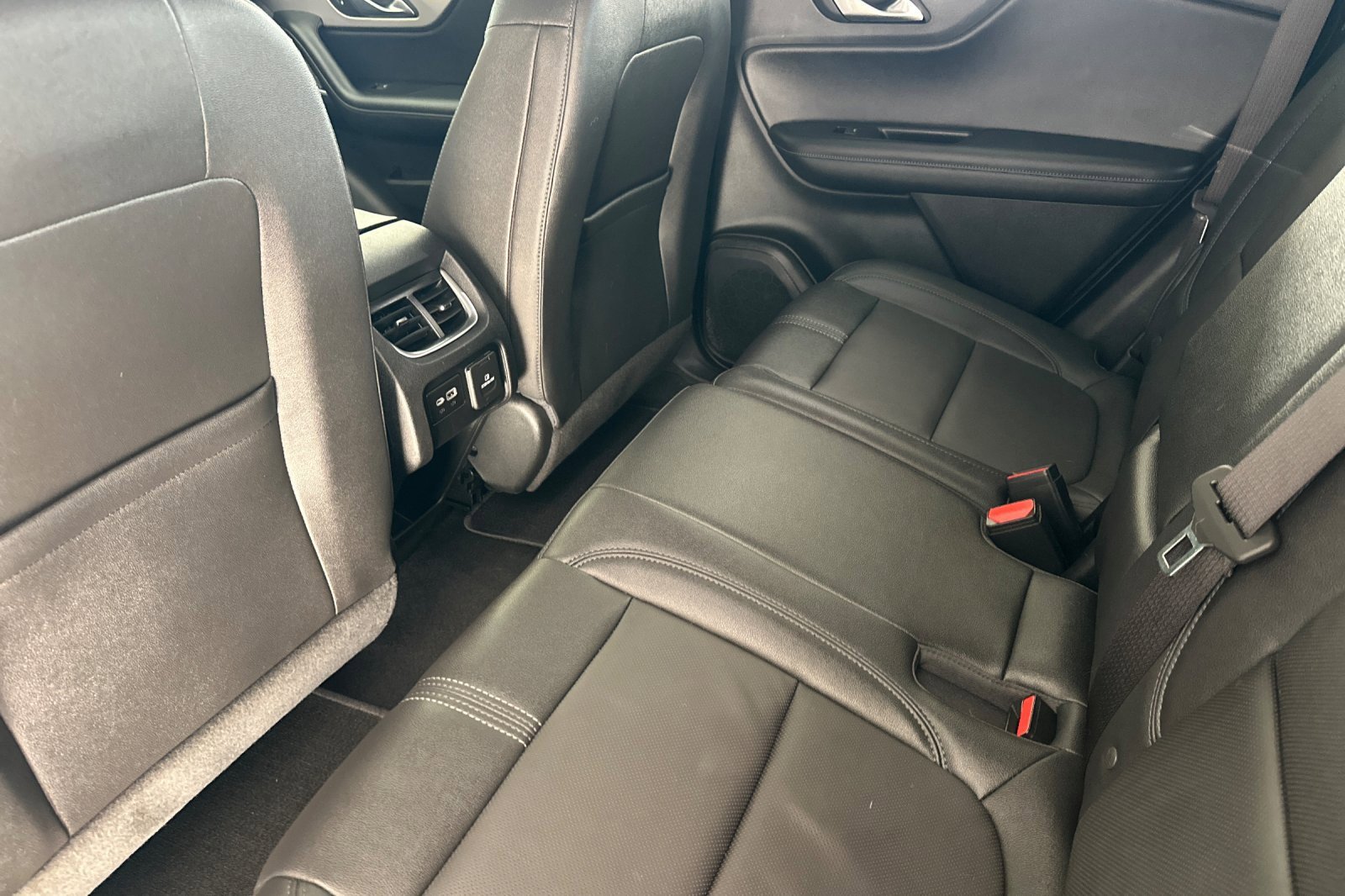 Used 2022 Chevrolet Blazer LT w/ Sound & Technology Package image 9