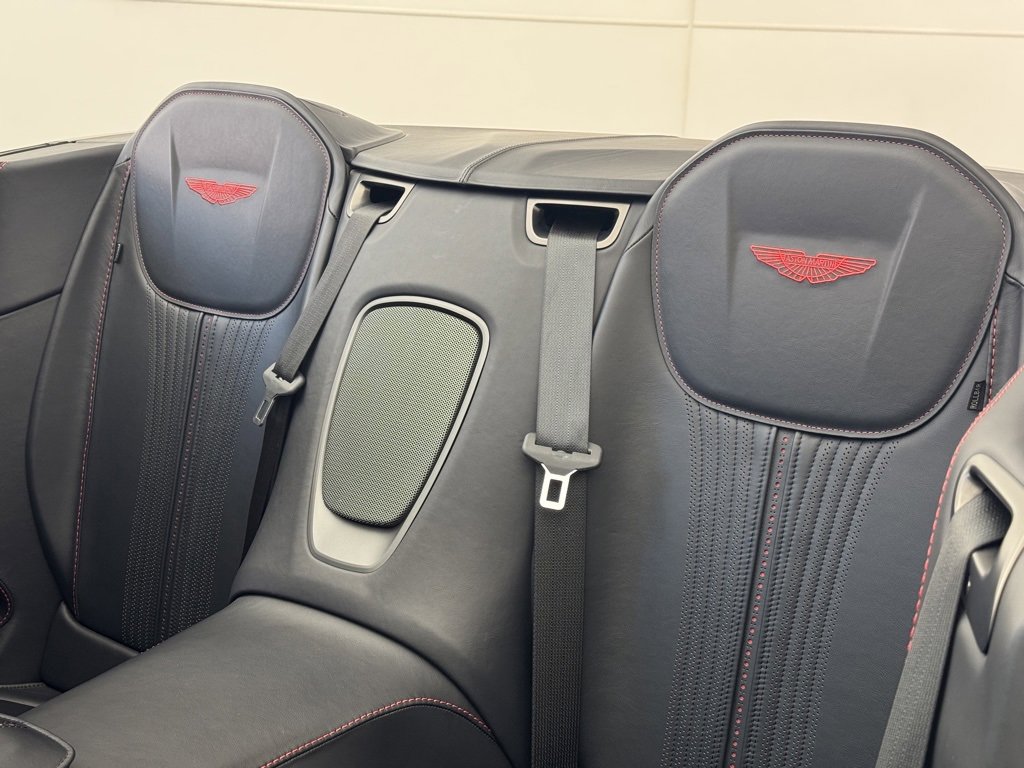 Used 2023 Aston Martin DB11 Volante image 18