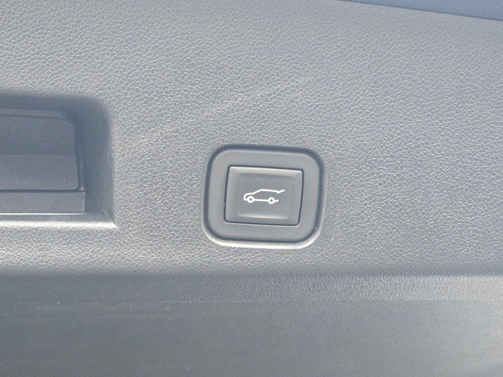 Certified 2025 Chevrolet Traverse LT image 14