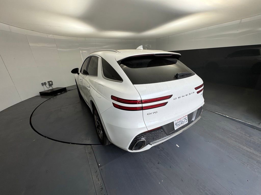 Used 2023 Genesis GV70 2.5T w/ Select Package image 3