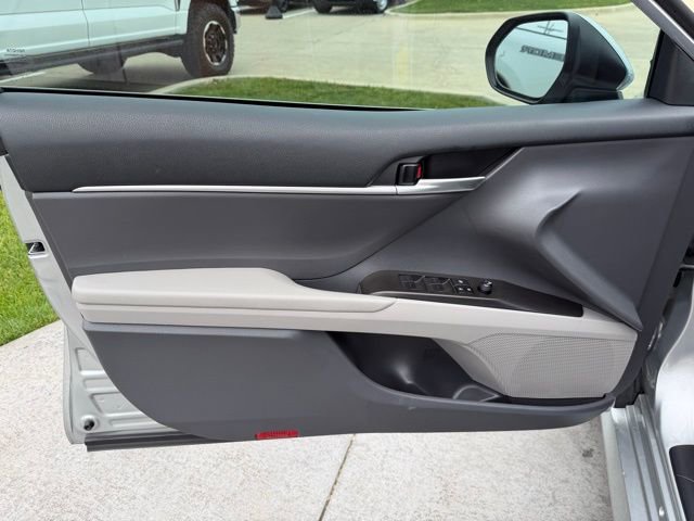 Used 2023 Toyota Camry LE w/ Convenience Package image 8