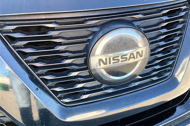 Used 2018 Nissan Rogue SV w/ Premium Package image 28