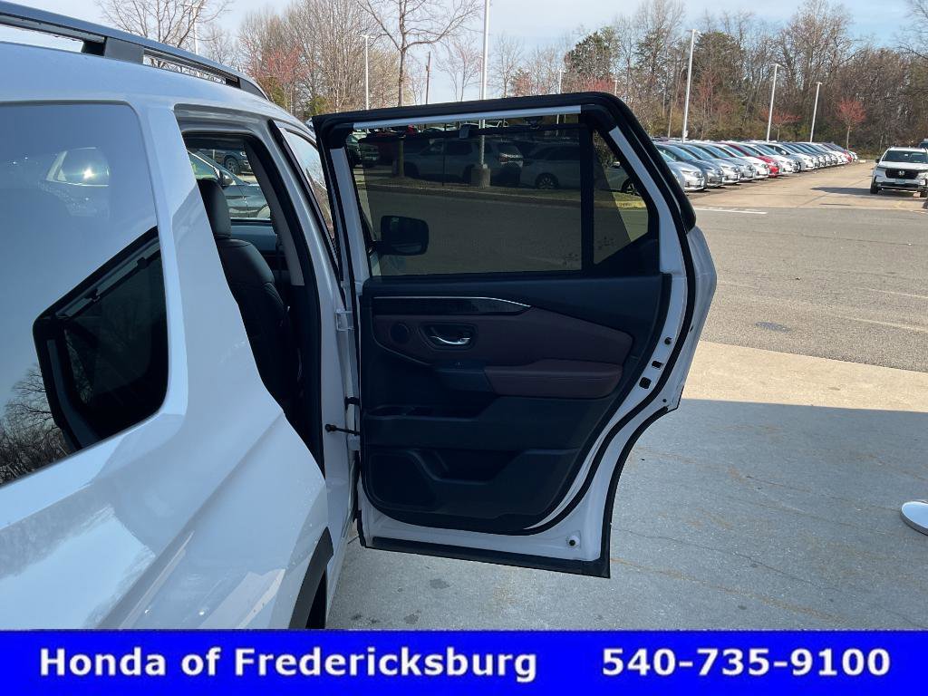 Certified 2025 Honda Pilot Elite image 19