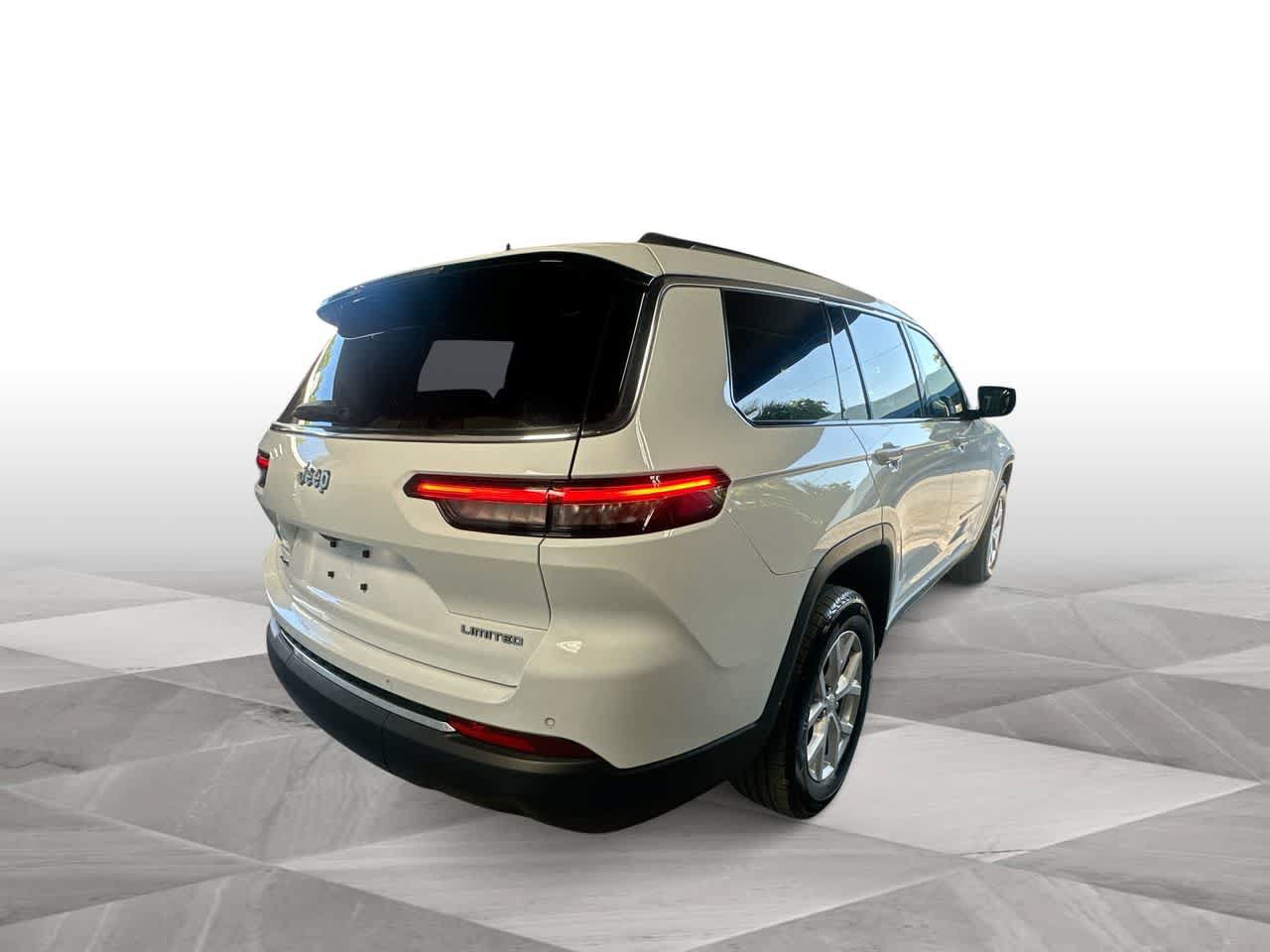Used 2023 Jeep Grand Cherokee L Limited AWD/4WD image 8