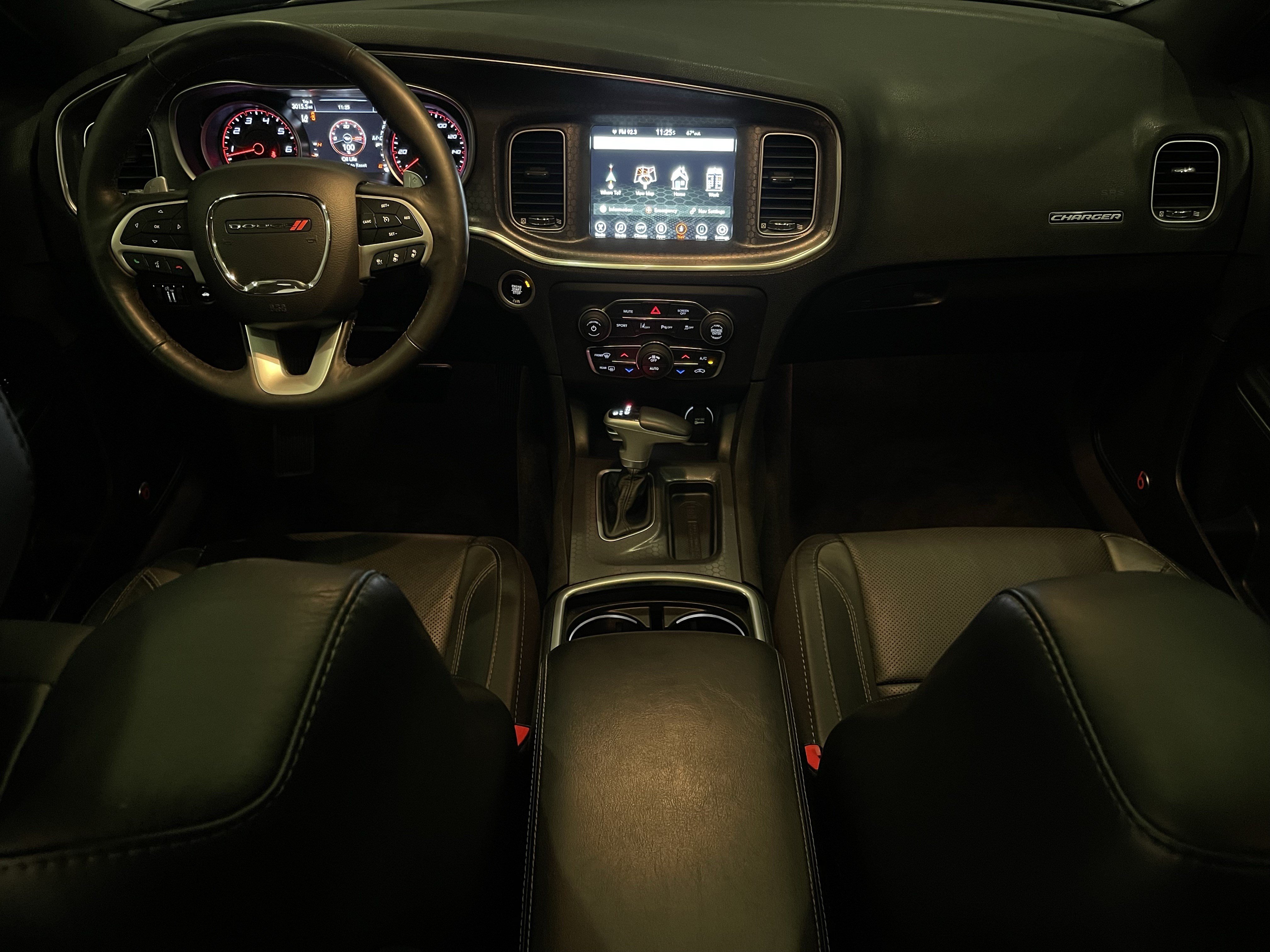 Used 2017 Dodge Charger R/T w/ Premium Group RWD image 16