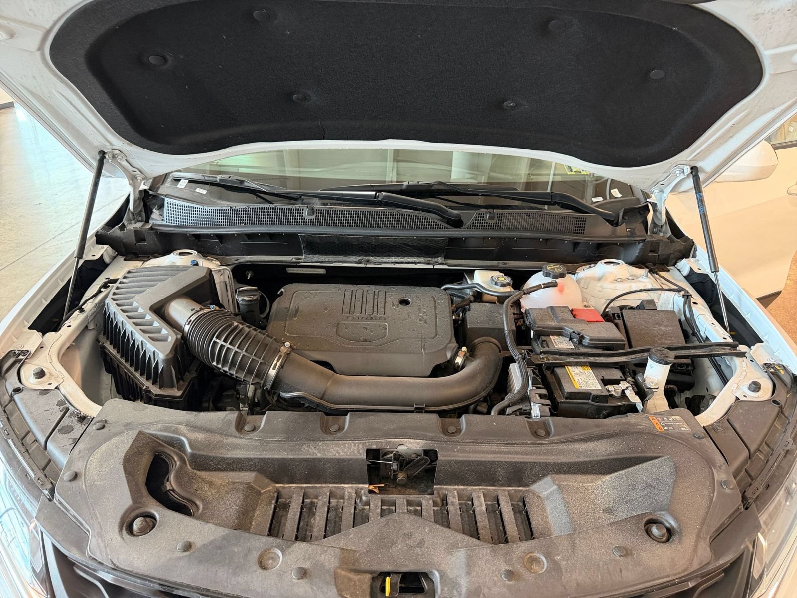 Used 2025 Chevrolet Blazer LT FWD image 32