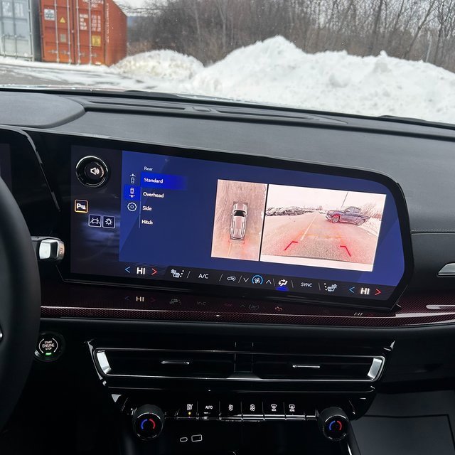 New 2026 Chevrolet Traverse Z71 w/ Driver Confidence Package image 29