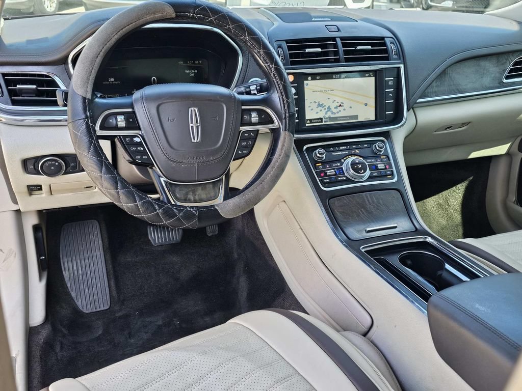 Used 2017 Lincoln Continental Select FWD image 38