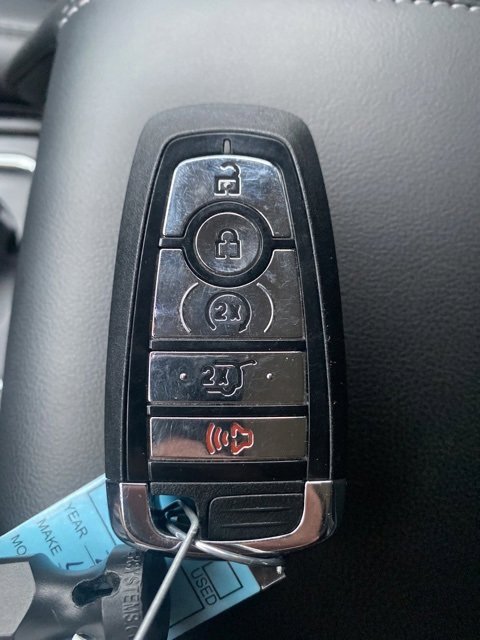 Used 2024 Lincoln Corsair AWD w/ Towing Package image 24