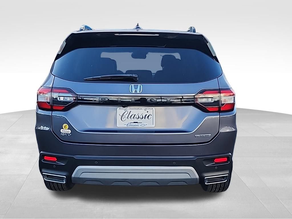 Used 2023 Honda Pilot Touring image 7