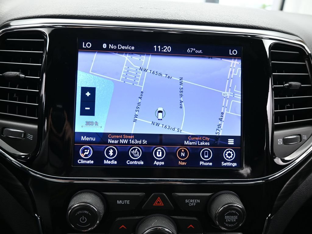 Used 2020 Jeep Grand Cherokee Altitude RWD image 20