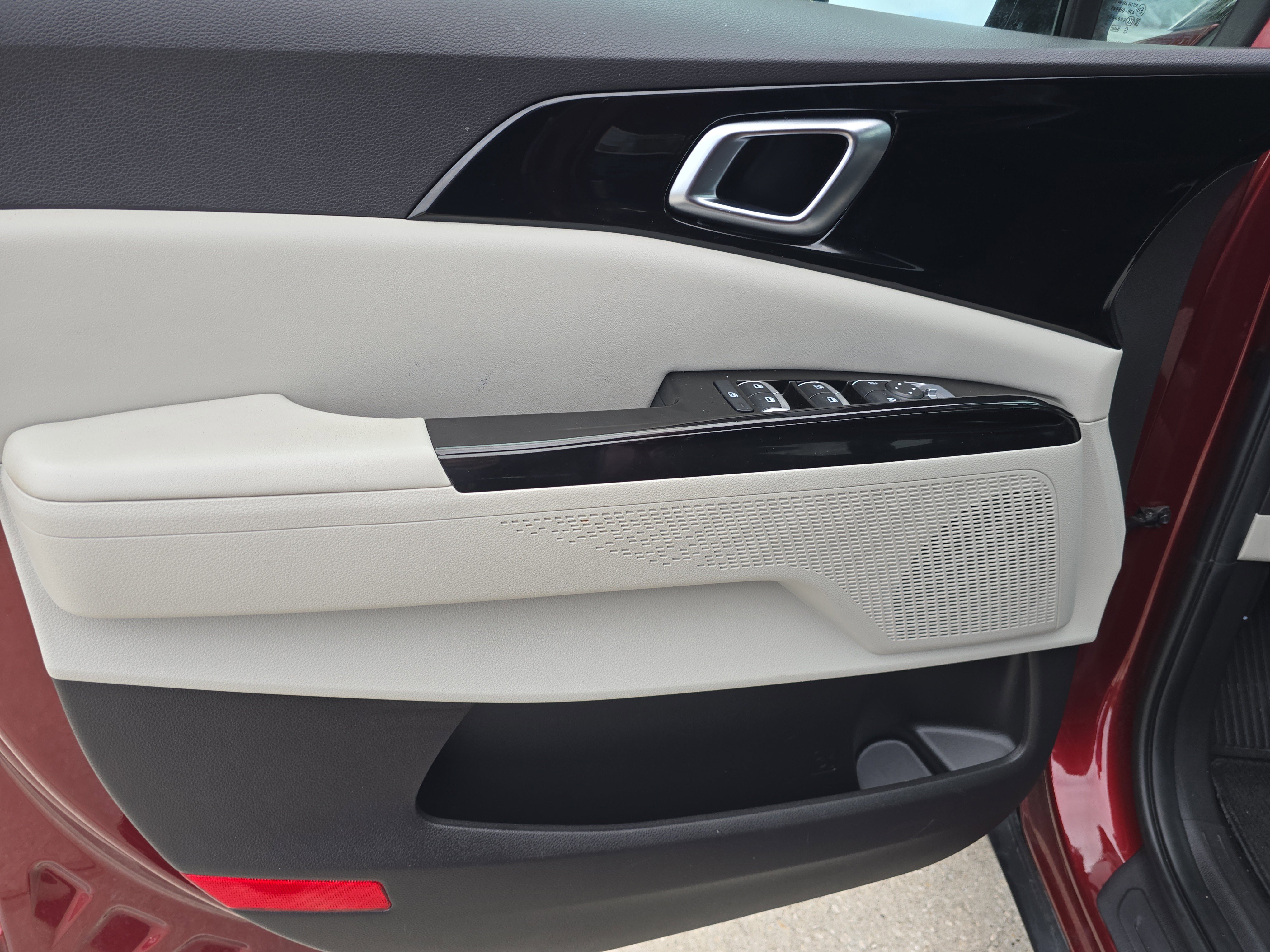 Certified 2023 Kia Carnival EX image 19