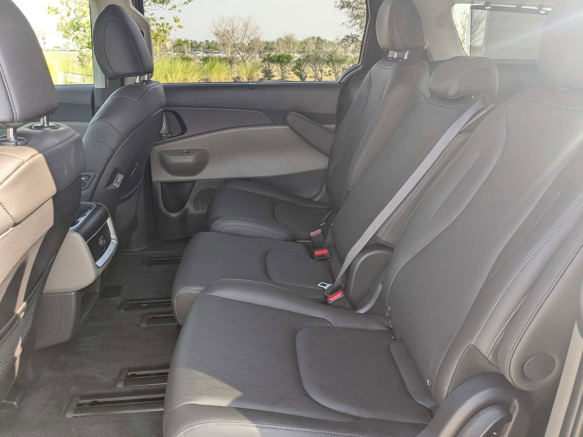 Certified 2026 Kia Carnival EX FWD image 17