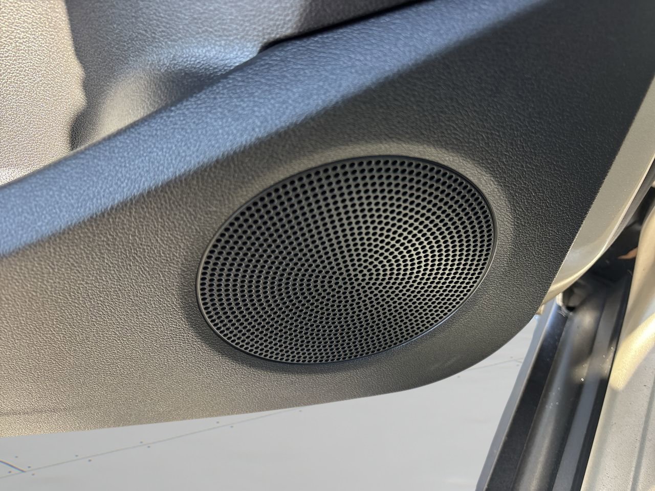 Used 2017 Ford C-MAX SE image 18