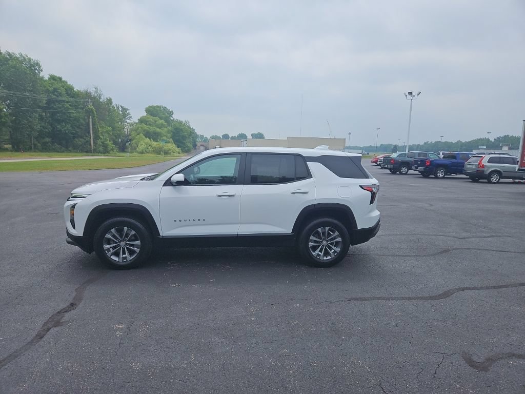 Used 2025 Chevrolet Equinox LT AWD/4WD image 4
