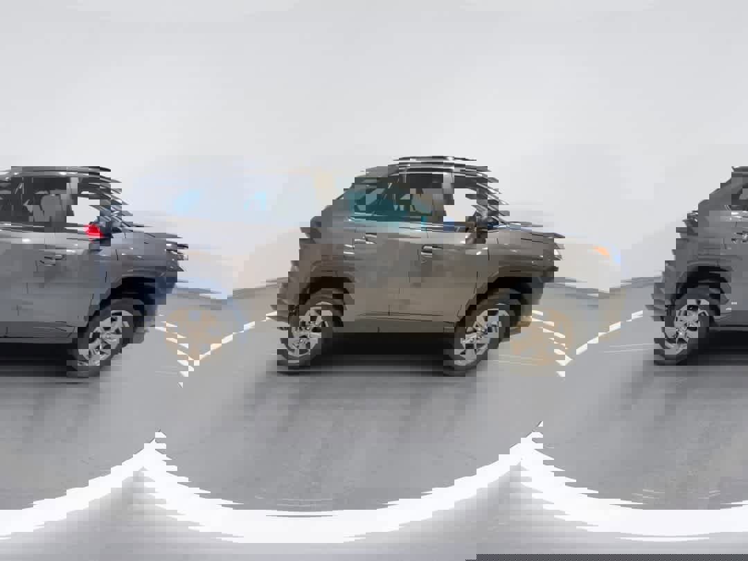 Used 2025 Toyota RAV4 LE image 9