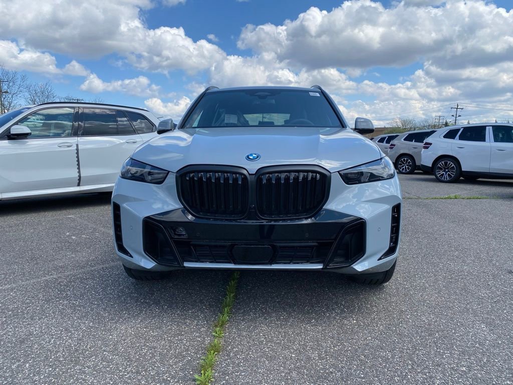 New 2026 BMW X5 xDrive50e w/ M Sport Package AWD/4WD image 2