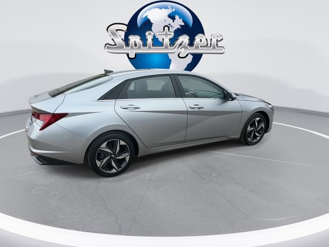 Used 2023 Hyundai Elantra Limited w/ Cargo Package image 9