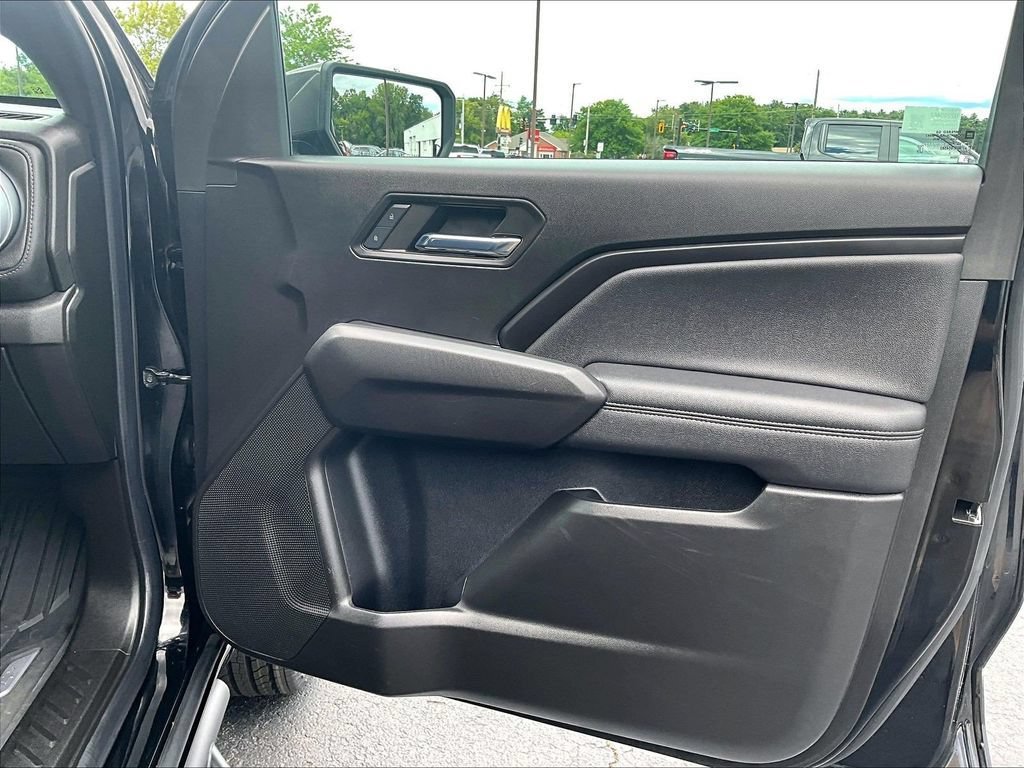 Used 2023 Chevrolet Colorado LT w/ LT Convenience Package II AWD/4WD image 12